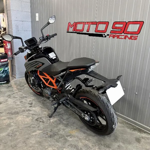 125 DUKE ABS