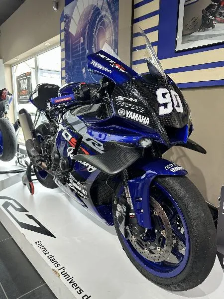 YZF 1000 R1