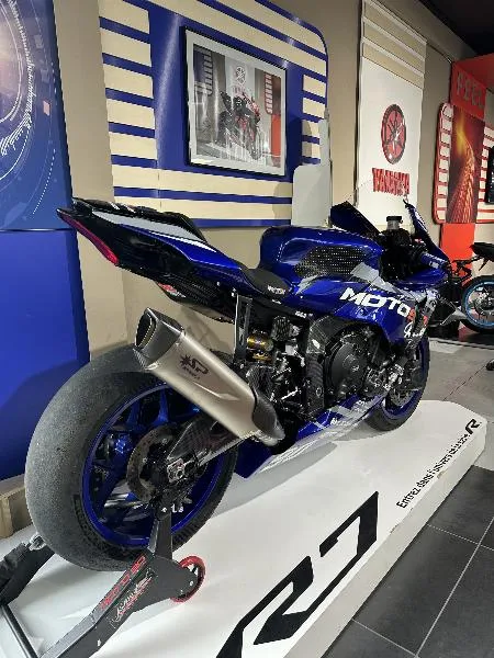 YZF 1000 R1