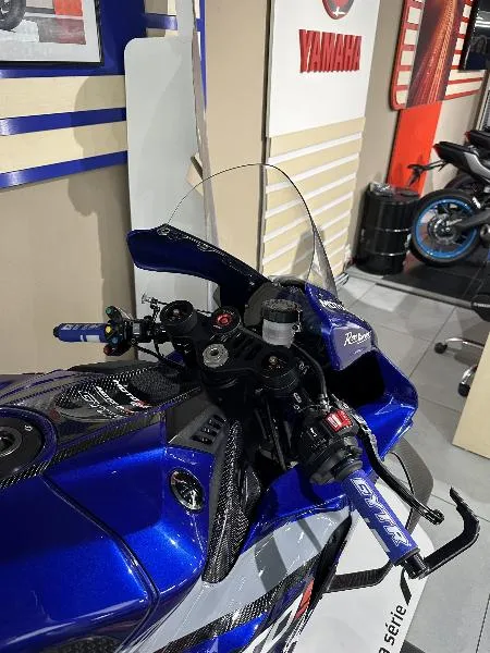 YZF 1000 R1