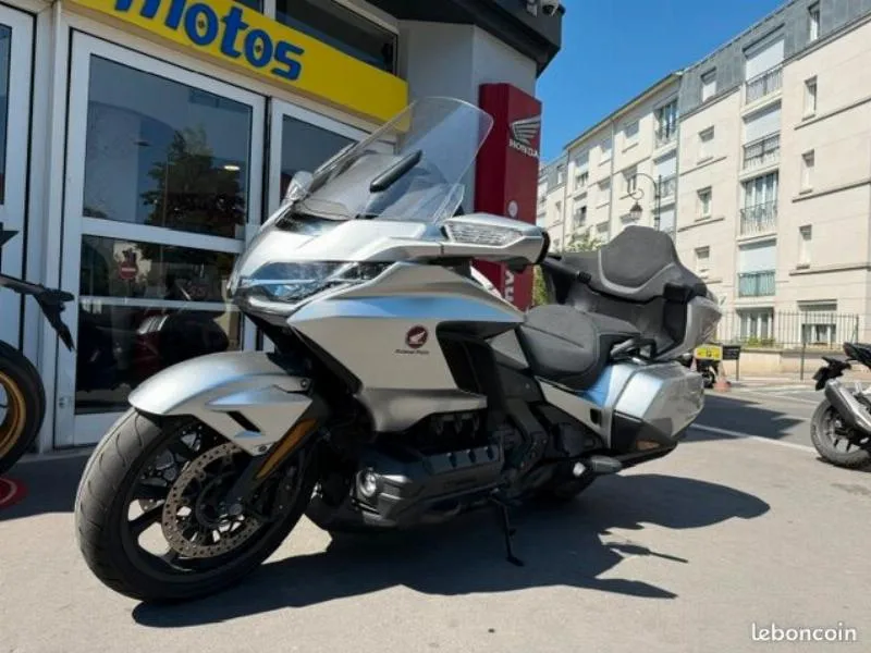 GL 1800 GOLDWING TOURING DCT