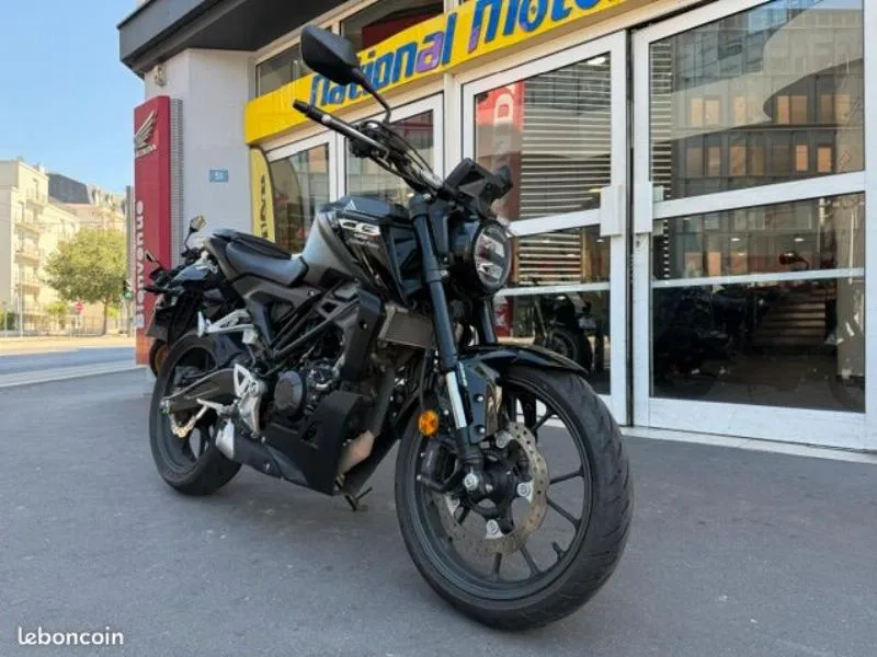 CB 125  R