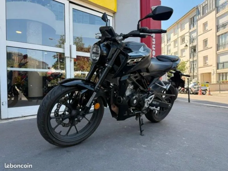 CB 125  R
