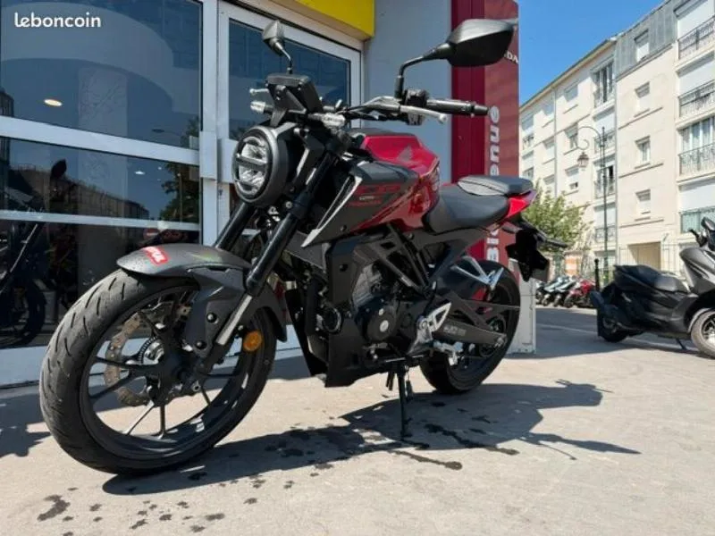 CB 125  R