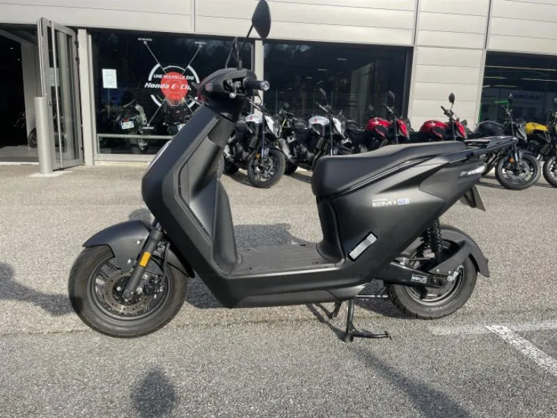 EM1 e