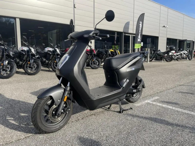 EM1 e