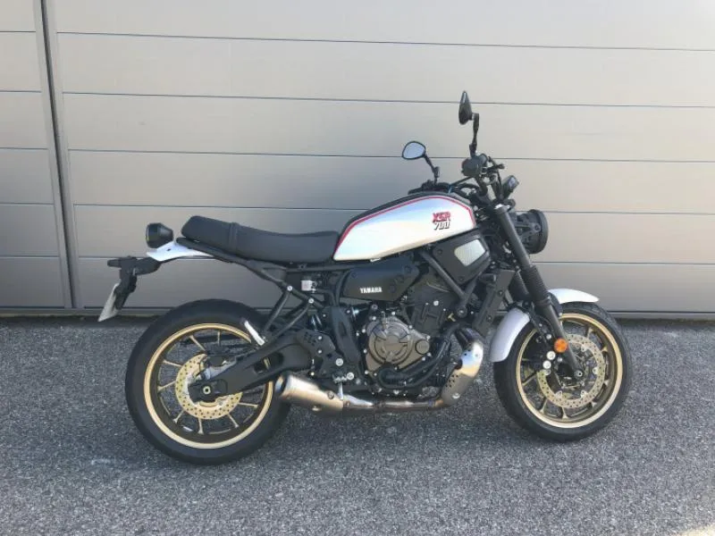 XSR 700