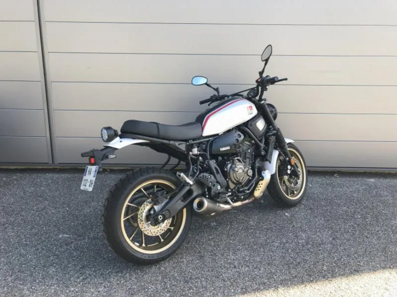 XSR 700