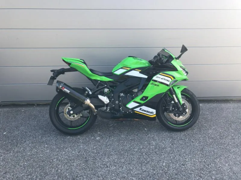 NINJA ZX4R