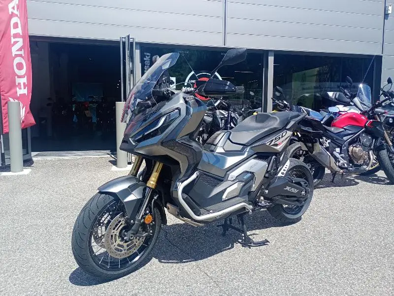 XADV 750