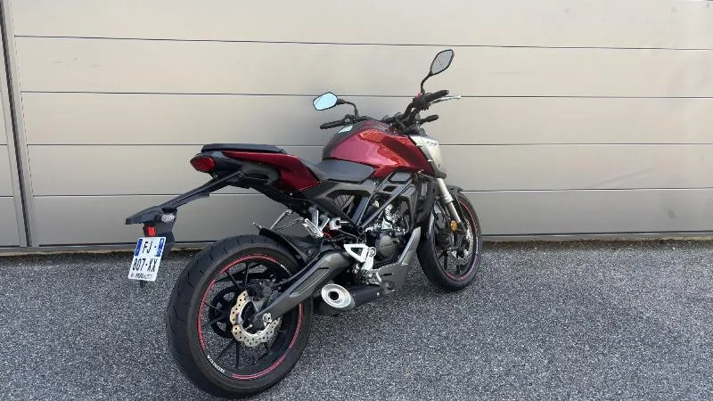 CB 125 F