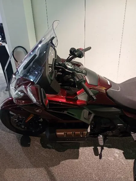 GL 1800 GOLDWING TOURING DCT