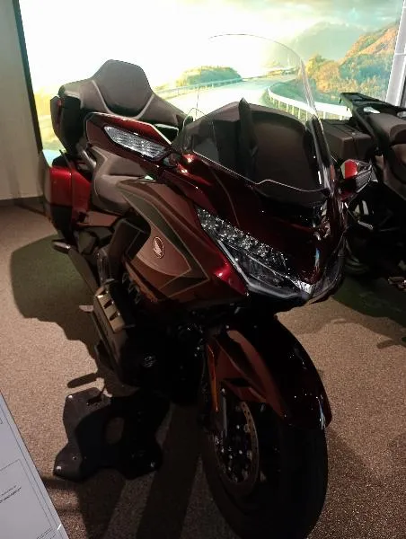 GL 1800 GOLDWING TOURING DCT