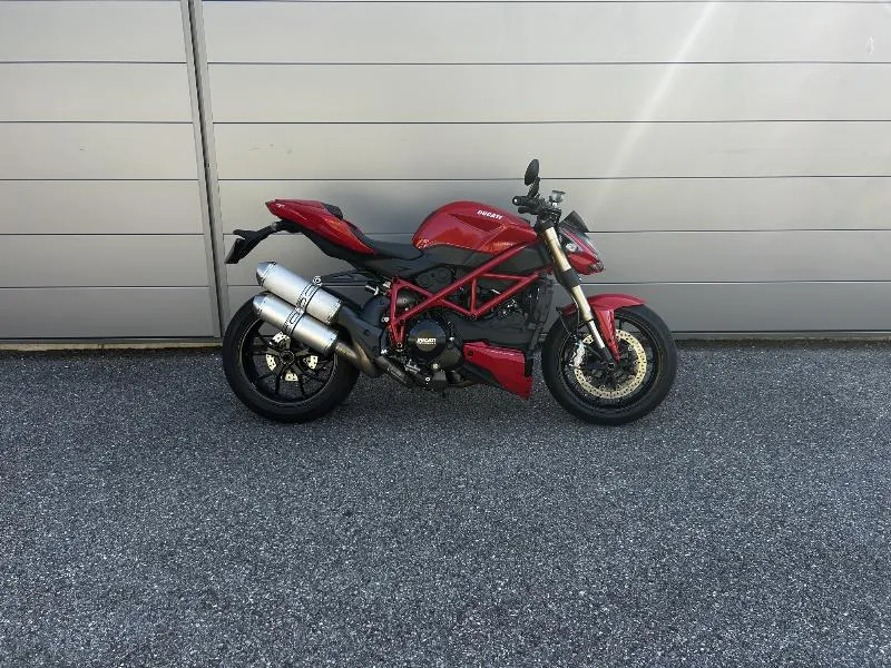 848 STREETFIGHTER