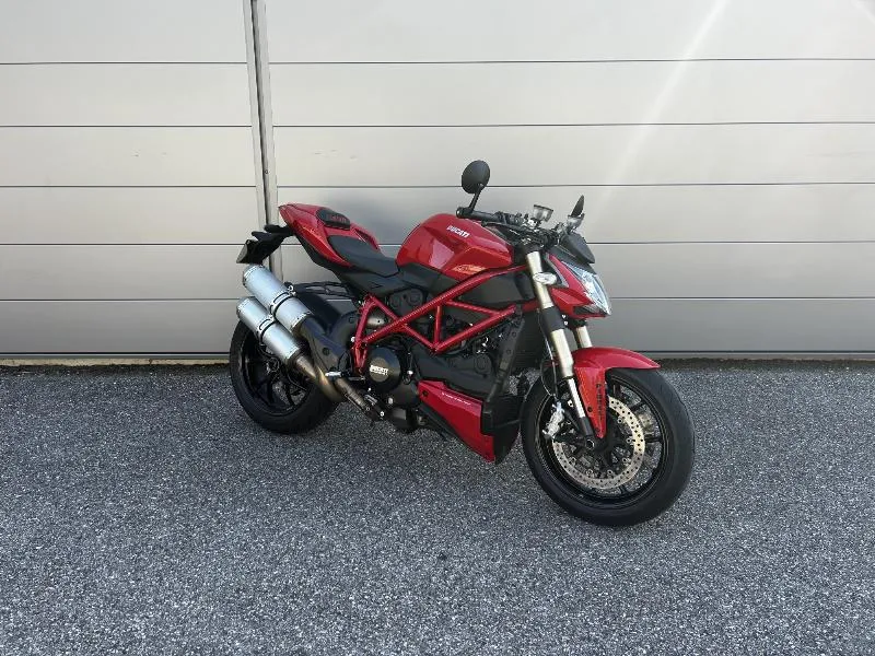 848 STREETFIGHTER