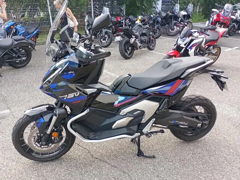 XADV 750 DCT