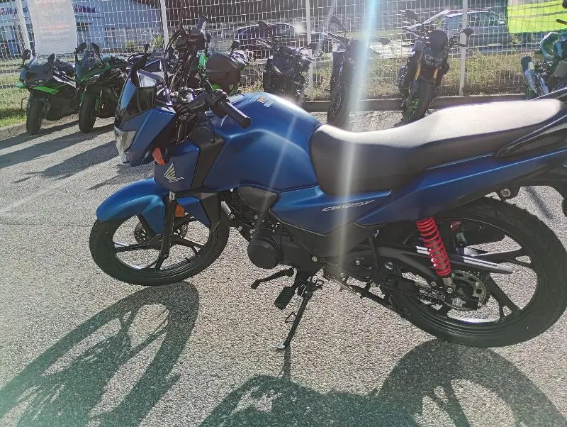 CB 125 F