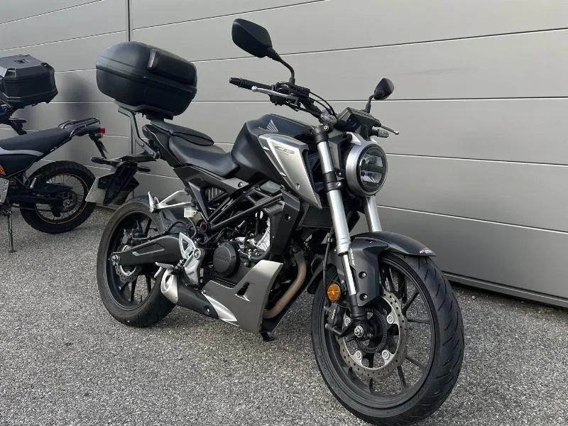 CB 125  R