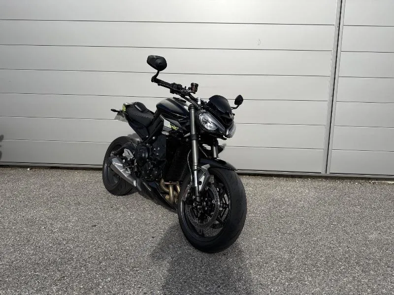 STREET TRIPLE 765 RS