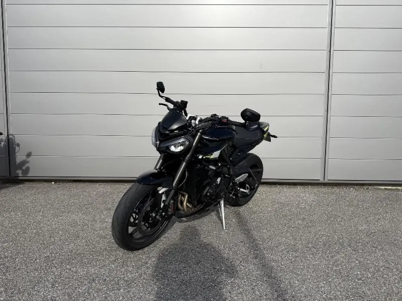 STREET TRIPLE 765 RS