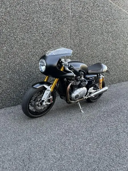 THRUXTON 1200 R