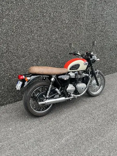 BONNEVILLE T100 900