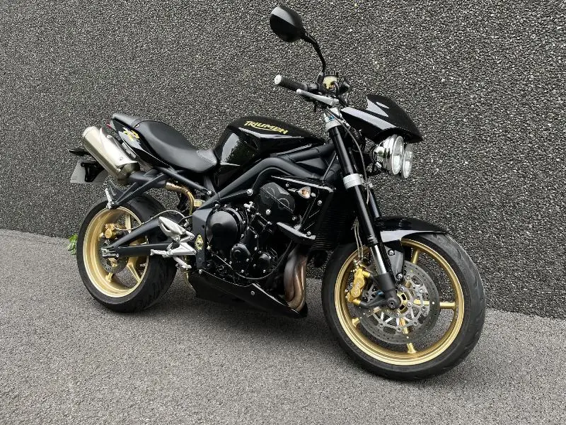 STREET TRIPLE 675 R