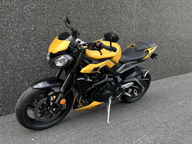 STREET TRIPLE 765 RS