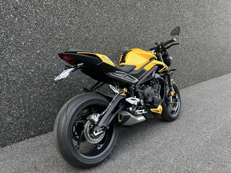 STREET TRIPLE 765 RS
