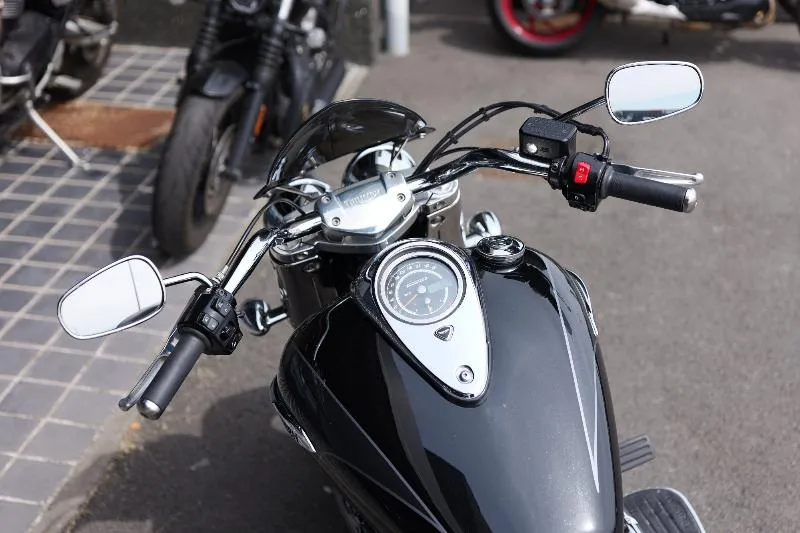 Thunderbird 1700 Commander