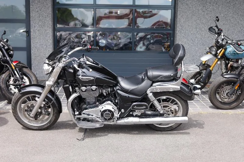 Thunderbird 1700 Commander