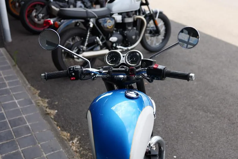 Bonneville T100