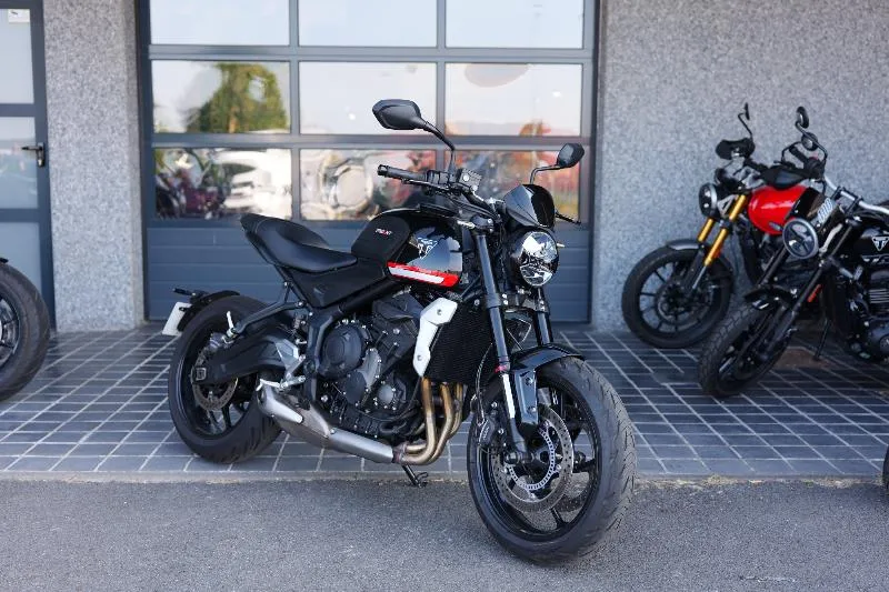 TRIDENT 660