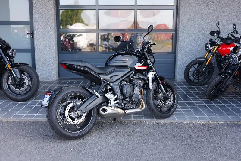TRIDENT 660