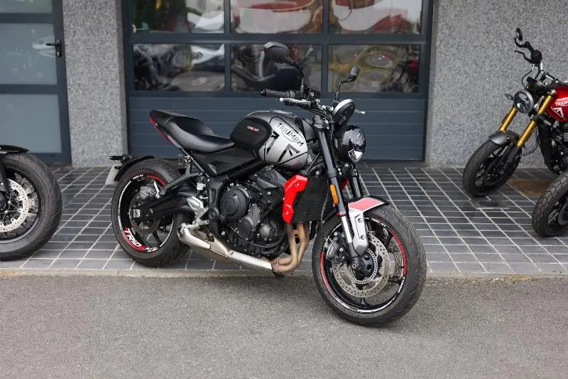 TRIDENT 660