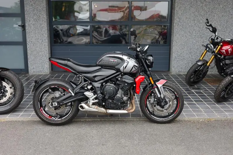 TRIDENT 660
