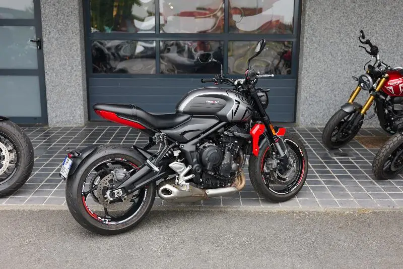 TRIDENT 660