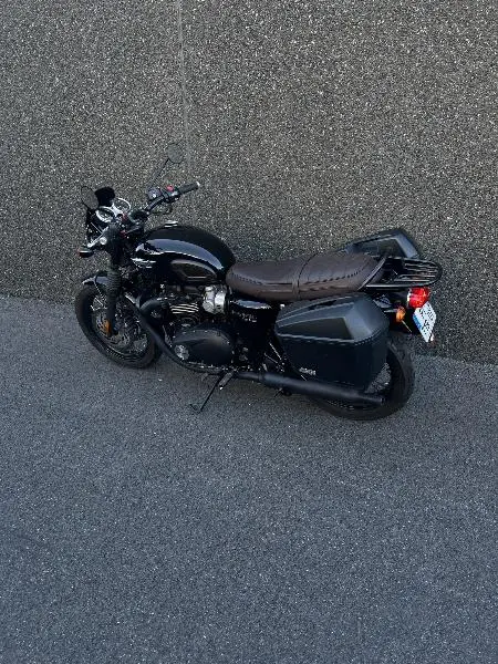 Bonneville T120 Black