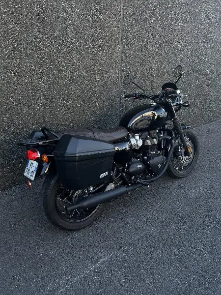 Bonneville T120 Black