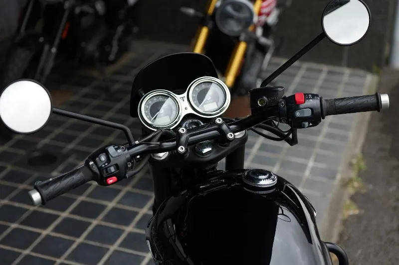 Bonneville T120 Black