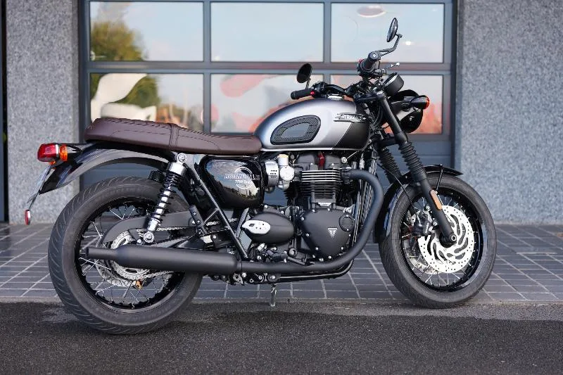Bonneville T120 Black