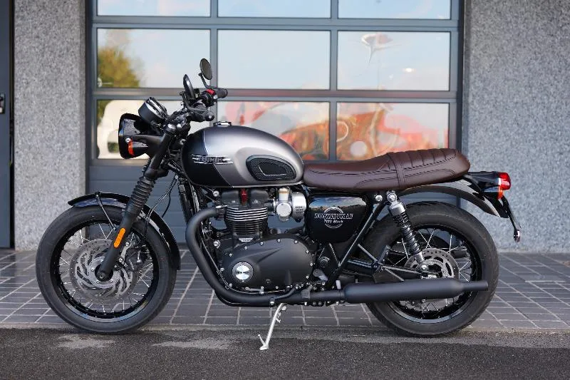 Bonneville T120 Black