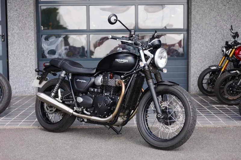 STREET TWIN  900