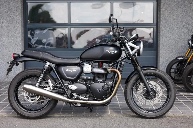 STREET TWIN  900
