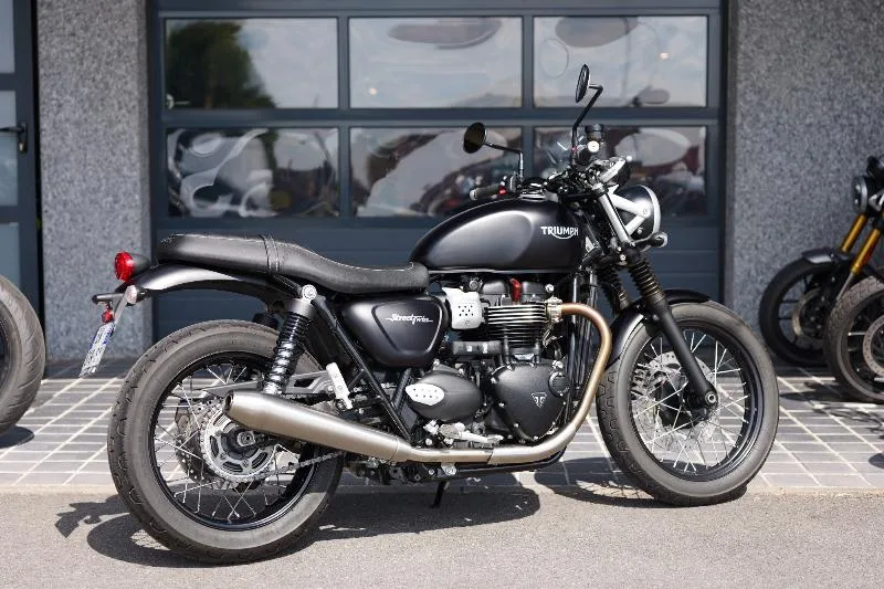 STREET TWIN  900