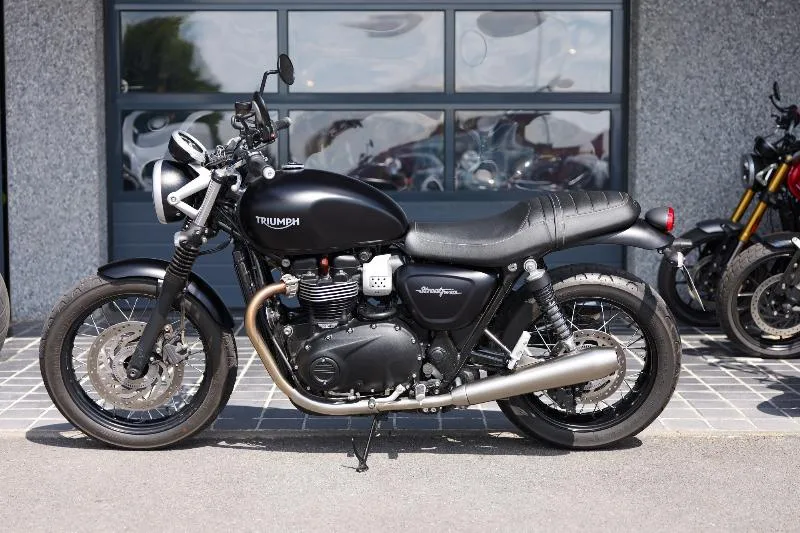 STREET TWIN  900
