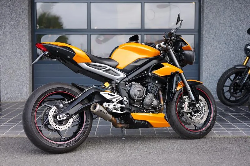 STREET TRIPLE 765 RS