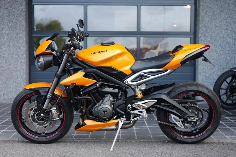 STREET TRIPLE 765 RS