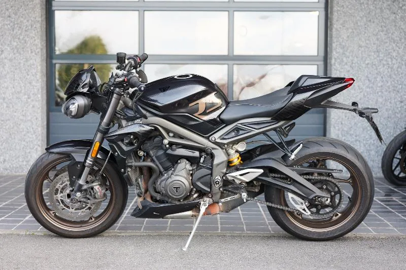 STREET TRIPLE 765 RS