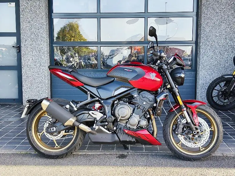 TRIDENT 800